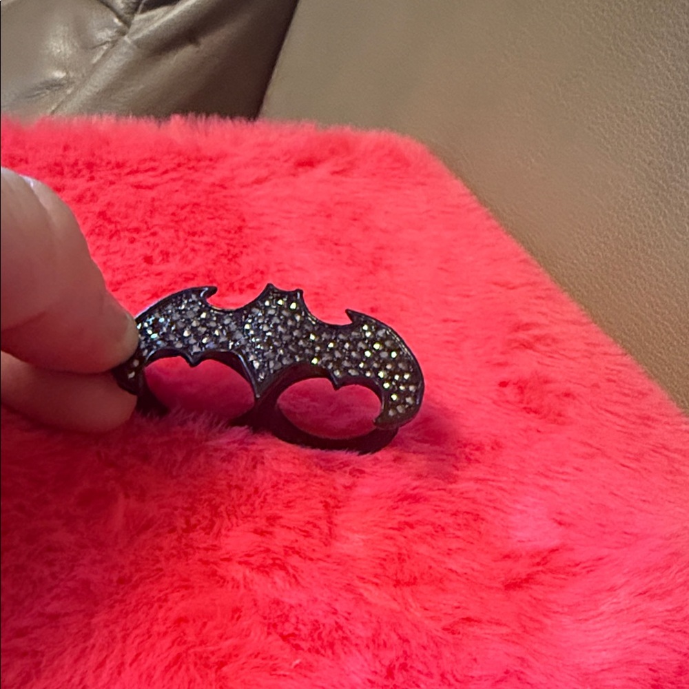 Double finger Black Bat-Shaped Ring with Rhinestones
